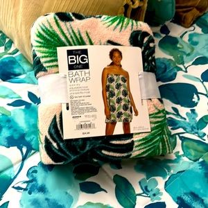 Bath wrap quick dry adjustable hook and loop closure new perfect for the beach